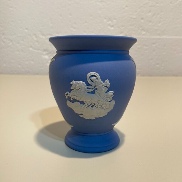 Wedgwood Blue Jasperware Small Vase with White Motif - Picture 2 of 8